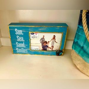 NWT-ILOVE Distressed Wood & Brass Coastal Picture Frame. “SUN SEA SAND SMILES